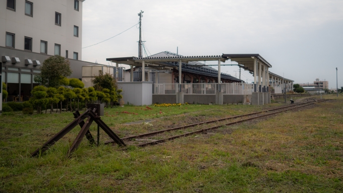 鉄道乗車記録の写真:駅舎・駅施設、様子(1)        「本州最北の車止めです」