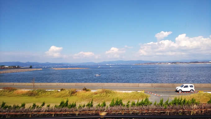 鉄道乗車記録の写真:車窓・風景(2)        「新幹線から浜名湖を望む」