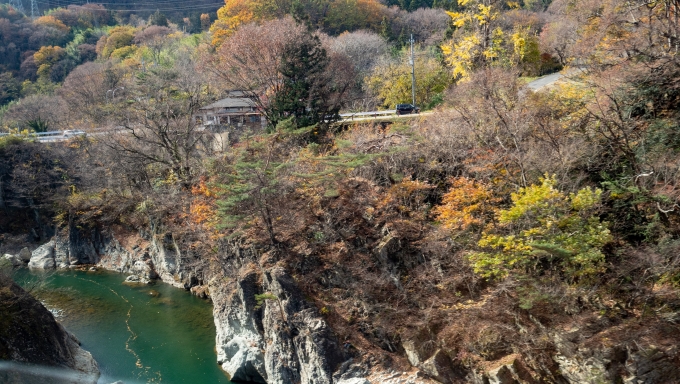 鉄道乗車記録の写真:車窓・風景(13)        「諏訪峡の景色は下り列車からしか見れません」