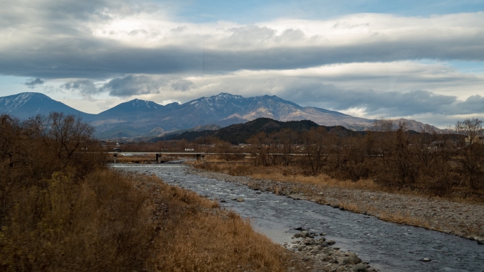 鉄道乗車記録の写真:車窓・風景(5)        「大谷川と日光連山」