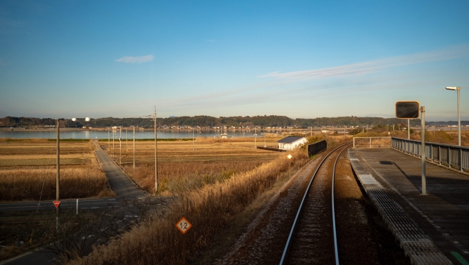 鉄道乗車記録の写真:車窓・風景(15)        「北浦湖畔駅は文字通り北浦のすぐそばにあります」
