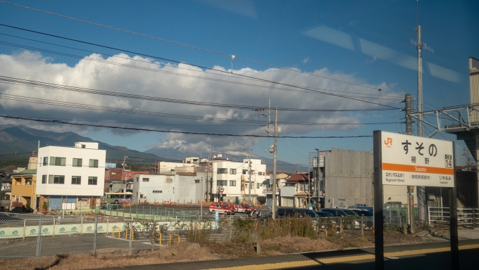 鉄道乗車記録の写真:車窓・風景(13)        「裾野駅に着く頃には富士山に雲に隠れていました」
