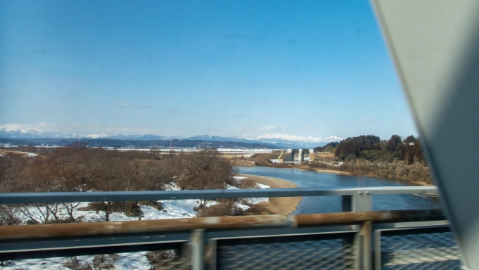 鉄道乗車記録の写真:車窓・風景(11)        「北上川を渡り第一北上川橋梁を抜けるとトンネルに入り北上高地を直線的に貫きます。」