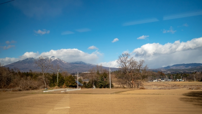 鉄道乗車記録の写真:車窓・風景(3)        「だんだんと八ヶ岳が近づいてきます」
