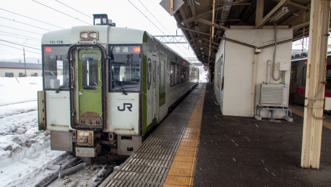鉄道乗車記録の写真:乗車した列車(外観)(28)        「大館駅に着くころには雪が降りだしていました。」