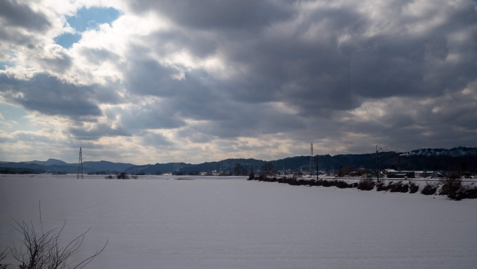 鉄道乗車記録の写真:車窓・風景(4)        「奥羽本線と分かれて行きます」