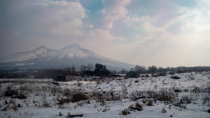 鉄道乗車記録の写真:車窓・風景(6)        「駒ケ岳を眺めながら進んで行きます」