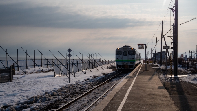 鉄道乗車記録の写真:乗車した列車(外観)(1)        「この風景には国鉄形が似合いますね」