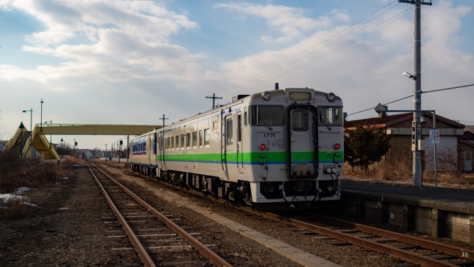 鉄道乗車記録の写真:乗車した列車(外観)(2)        「すっかりおなじみのキハ40
JR北海道色と日高本線色の連結でした」