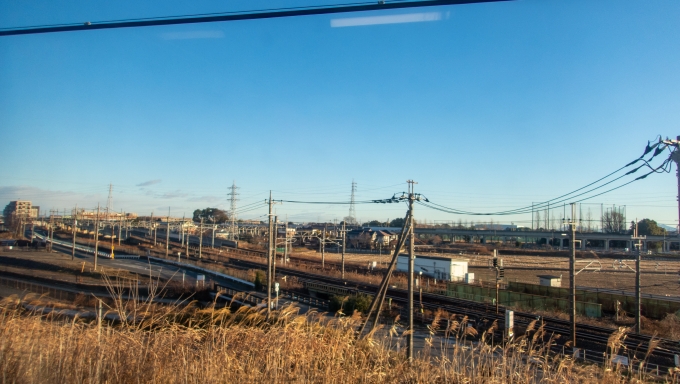 鉄道乗車記録の写真:車窓・風景(4)        「久喜を出発すると大きく左へカーブ、東北本線を越えて西進していきます。」