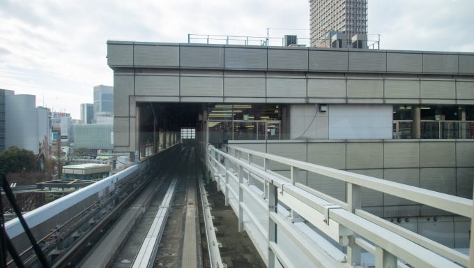 鉄道乗車記録の写真:車窓・風景(11)        「三宮駅に到着。」