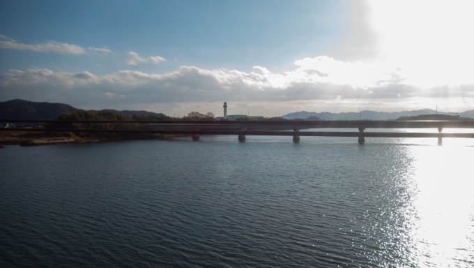 鉄道乗車記録の写真:車窓・風景(8)        「吉井川を渡って岡山市へ入ります。」