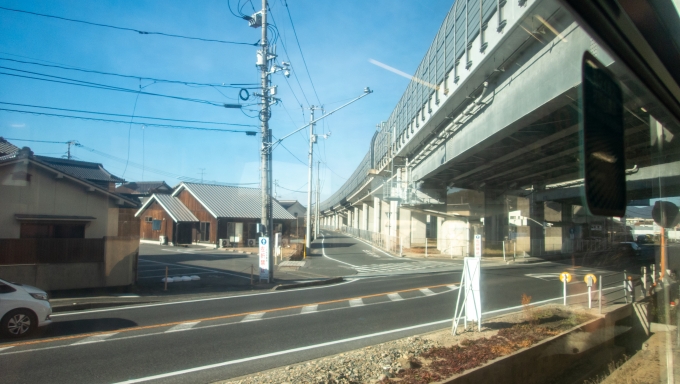 鉄道乗車記録の写真:車窓・風景(8)        「山陽自動車道と交差します。」