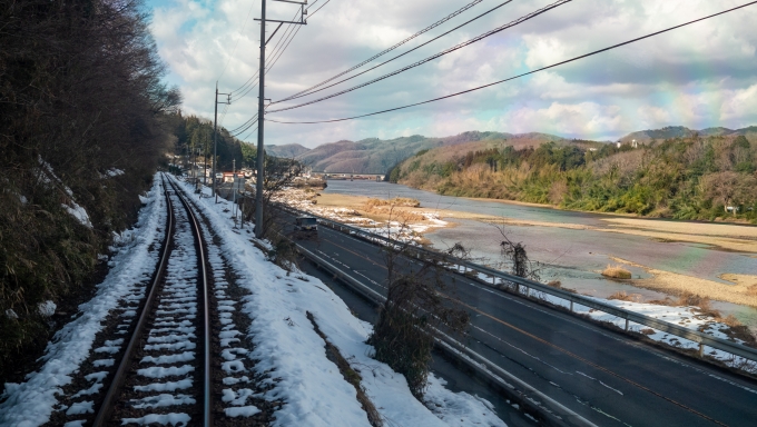 鉄道乗車記録の写真:車窓・風景(6)     「少しの間、江の川に注ぐ馬洗川に沿って遡ります。」