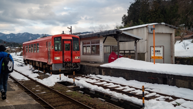 鉄道乗車記録の写真:乗車した列車(外観)(2)     「待っていたのはタラコ色のキハ120。」