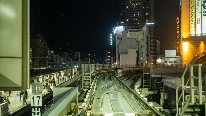 鉄道乗車記録の写真:車窓・風景(3)        「JR三ノ宮駅のホームを横目に出発。」
