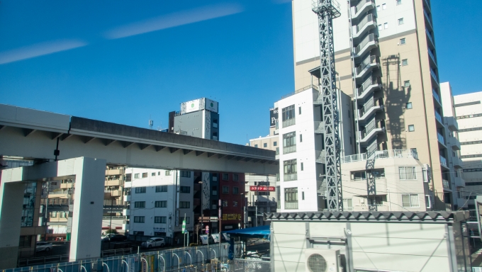 鉄道乗車記録の写真:車窓・風景(10)        「日暮里・舎人ライナー、京成本線と続けて立体交差を潜り東北本線に合流します。」