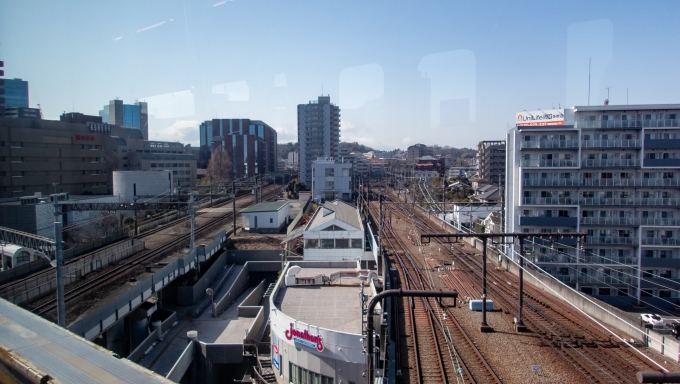 鉄道乗車記録の写真:車窓・風景(3)        「発車するとすぐに、先ほど乗車した小田急多摩線・京王相模原線と続けてオーバークロスします。」