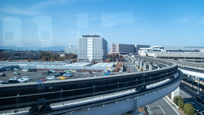 鉄道乗車記録の写真:車窓・風景(6)        「車両基地への引込み線が分岐しています。」