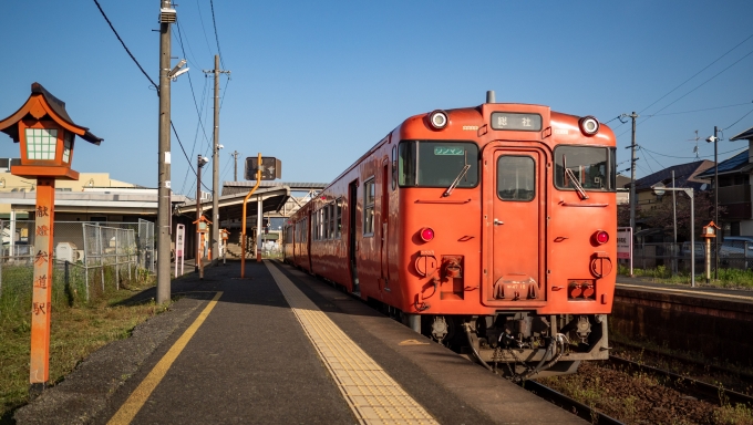 鉄道乗車記録の写真:乗車した列車(外観)(13)        「備中高松駅で列車交換待ち。」