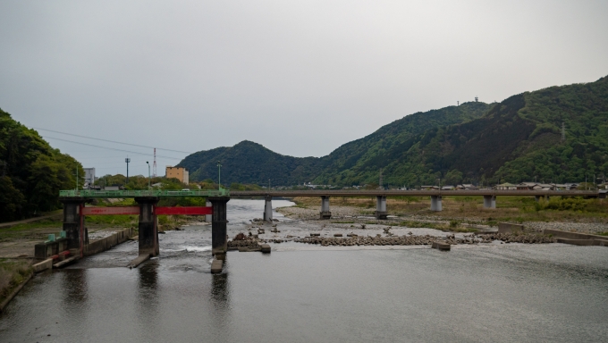鉄道乗車記録の写真:車窓・風景(2)        「揖保川を渡ります。」