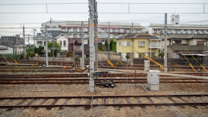 鉄道乗車記録の写真:車窓・風景(3)        「車庫を挟んで姫路へ向かう本線と別れます。」