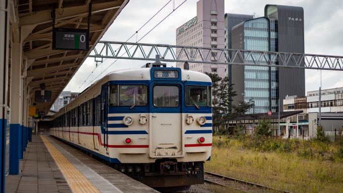 鉄道乗車記録の写真:乗車した列車(外観)(1)          「次に乗るのは1次新潟色の115系N37編成です」