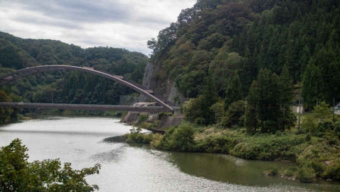 鉄道乗車記録の写真:車窓・風景(21)        「新潟と福島の県境近く
この辺りで阿賀野川から阿賀川へと名称が変わります」