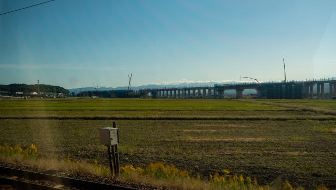 鉄道乗車記録の写真:車窓・風景(15)        「急ピッチで進む北陸新幹線の高架線」