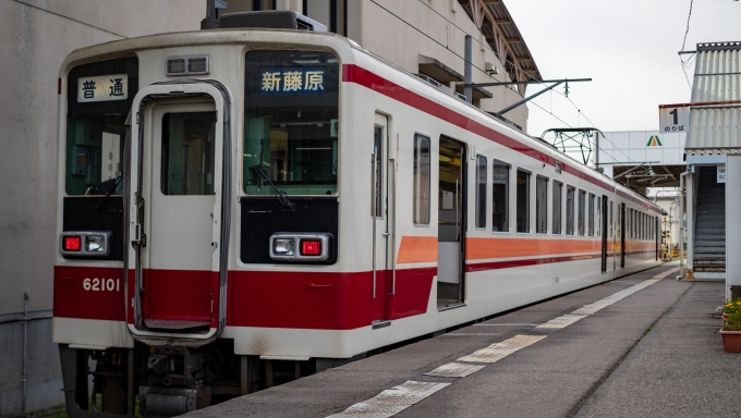 鉄道乗車記録の写真:乗車した列車(外観)(1)          「乗車するのは野岩鉄道6050系、東武鉄道や会津鉄道と同型車。」