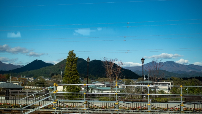 鉄道乗車記録の写真:車窓・風景(6)        「いつもなら日光連山や鬼怒川が見える進行方向左側の席にするのですが、今日は気分を変えて右側の座席に乗って出発。」