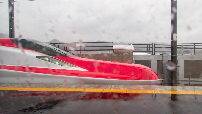 鉄道乗車記録の写真:車窓・風景(15)        「田沢湖線は単線のため、停車駅ではない大釜駅でも列車交換します。」