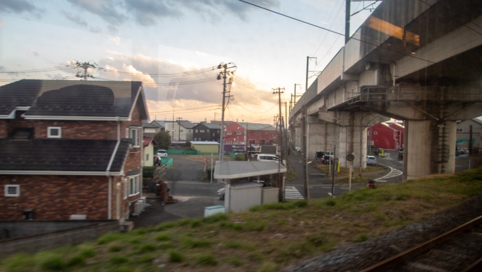鉄道乗車記録の写真:車窓・風景(20)        「岩切駅の近くで東北新幹線の高架を潜ります。」
