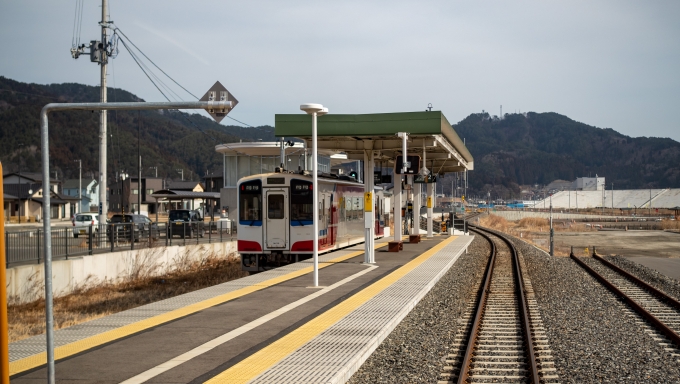 鉄道乗車記録の写真:車窓・風景(23)        「大槌駅で列車交換」