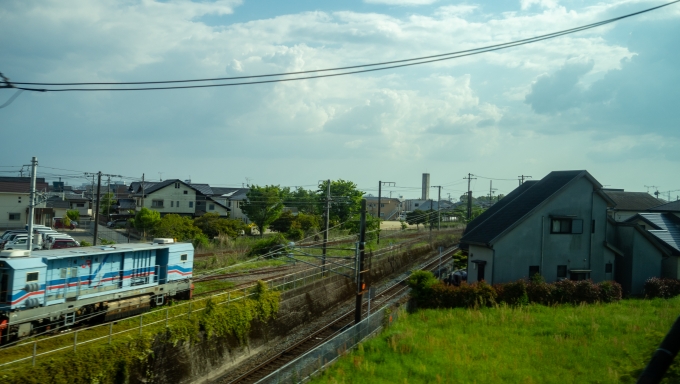 鉄道乗車記録の写真:車窓・風景(8)        「鳥栖駅から長崎本線に分岐。
鹿児島本線の上り線を跨いで西へ向かいます。」