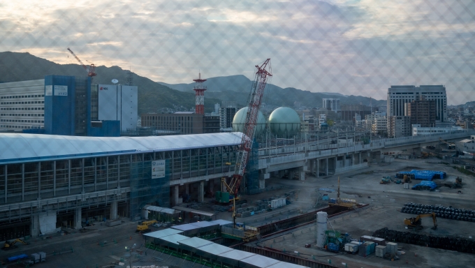 鉄道乗車記録の写真:駅舎・駅施設、様子(36)        「ホテルから見た長崎駅。
新幹線開業・グランドオープンに向けて工事が着々と進められています。」