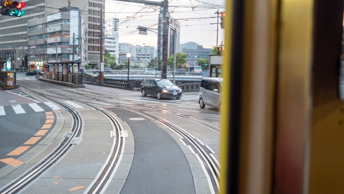 鉄道乗車記録の写真:車窓・風景(16)        「西浜町を出てすぐ蛍茶屋支線と分岐、本線は右へ進路を取ります。」