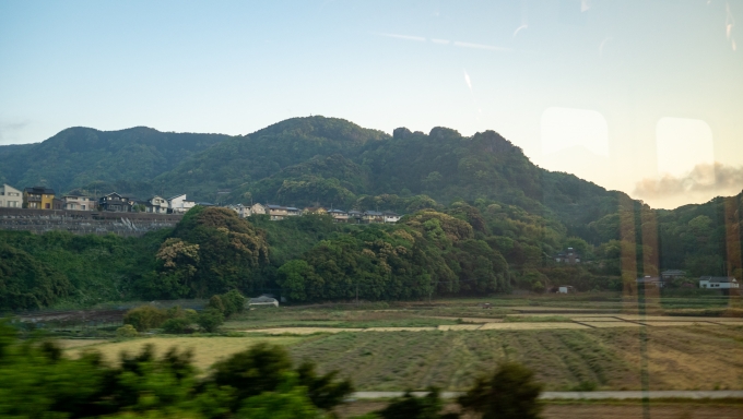 鉄道乗車記録の写真:車窓・風景(9)        「長与から先は山の中へ入って行きます。」