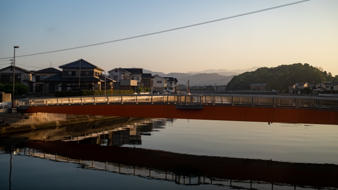 鉄道乗車記録の写真:車窓・風景(23)        「喜々津川。この先で新線と合流します。」