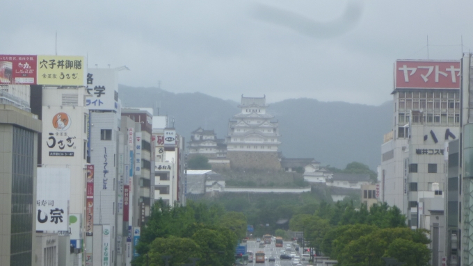 鉄道乗車記録の写真:車窓・風景(3)        「ホームから撮影した姫路城」