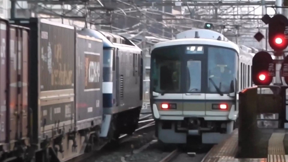 鉄道乗車記録「大阪駅から京都駅」乗車した列車(外観)の写真(2) by Railway Video SJ 撮影日時:2018年12月