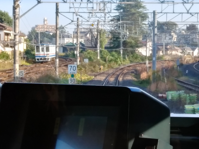 鉄道乗車記録の写真:車窓・風景(3)        「左に守谷方面に向かう関東鉄道車両が写っている」