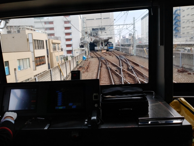 鉄道乗車記録の写真:車窓・風景(5)        「船橋駅に入線するところ」