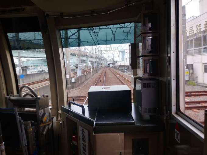鉄道乗車記録の写真:車窓・風景(1)          「地上に出て京葉線高架に並走する」