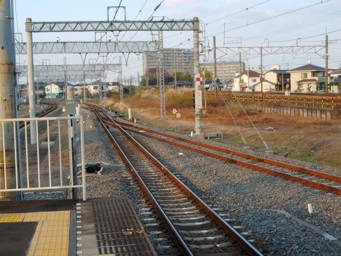 鉄道乗車記録の写真:駅舎・駅施設、様子(2)        「JRと東武鉄道との連絡線(デッドセクション有り)」