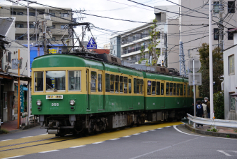ノラ 江ノ電300形 305F編成 (極楽寺検車区) 徹底ガイド | レイルラボ(RailLab)
