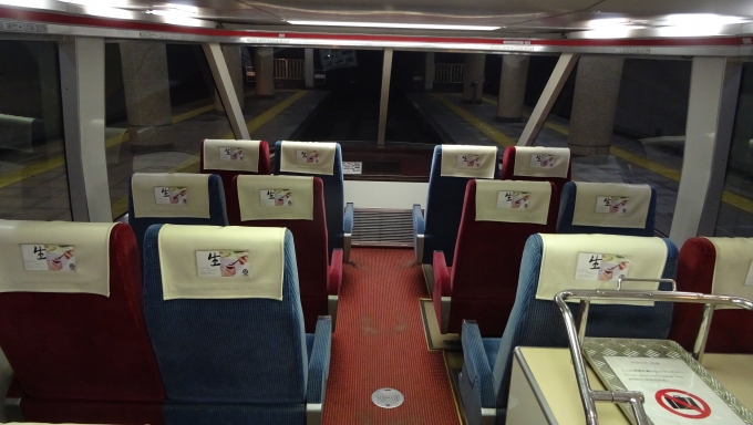 鉄道乗車記録の写真:車内設備、様子(3)        「最大の特徴の展望席」