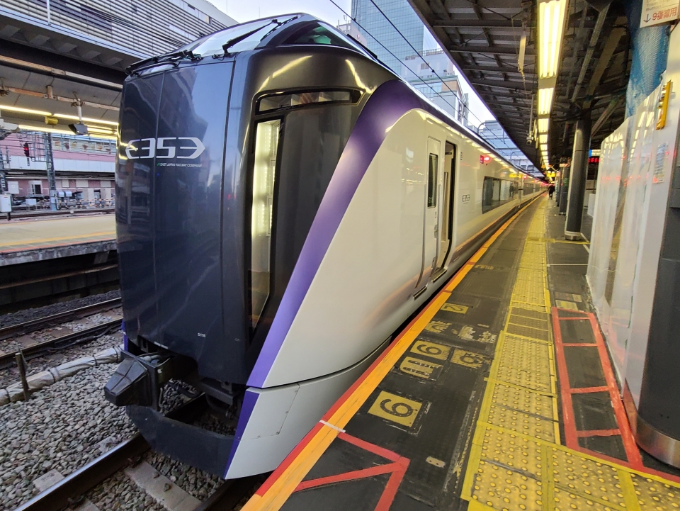 鉄道乗車記録「新宿駅から上諏訪駅」乗車した列車(外観)の写真(1) by Tommy 撮影日時:2020年12月