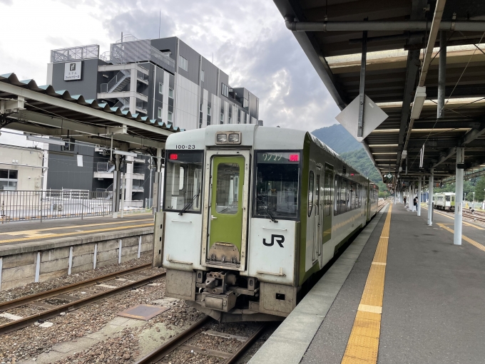 鉄道乗車記録の写真:乗車した列車(外観)(2)        「釜石発花巻行ワンマンカー」