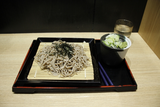 鉄道乗車記録の写真:駅弁・グルメ(1)        「秋田駅の駅そばでざるそばを食べました」